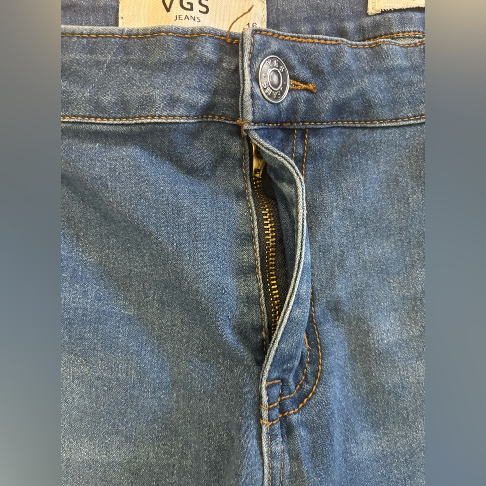 VGS Jeans Women’s 16 Blue Demin Capris Distressed Medium Wash Pant Casualwear - Picture 4 of 8